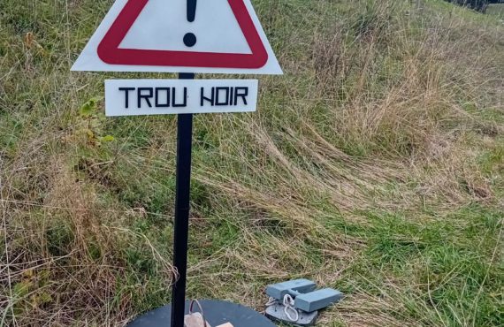 Attention trou noir