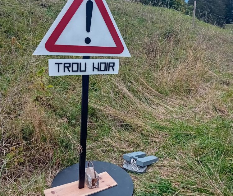 Attention trou noir